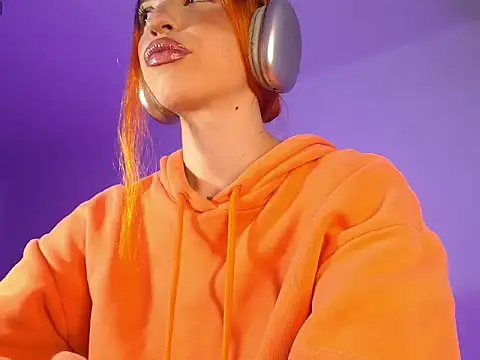 Snapshot of alina_lee chatting on January 10, 2026, 2:07 am alina lee online show from January 10, 2026, 2:07 am