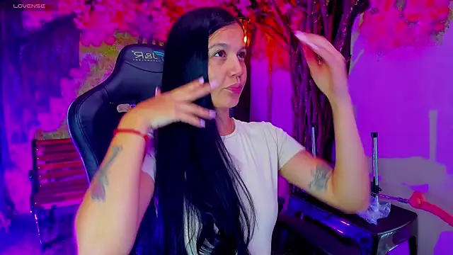 marahanson  online show from January 11, 2026, 2:24 pm