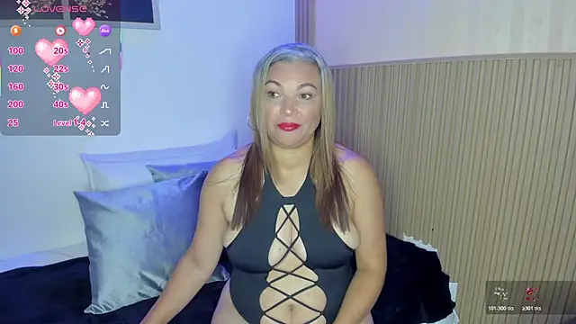 Snapshot of persefone_sky chatting on February 7, 2026, 3:25 am persefone sky online show from February 7, 2026, 3:25 am