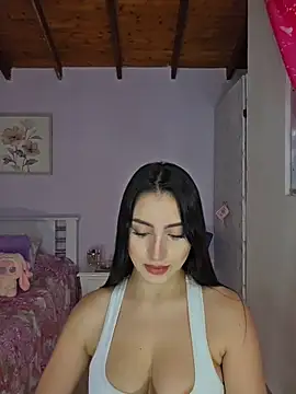Esmeralda Rossi online show from February 24, 2026, 10:10 pm