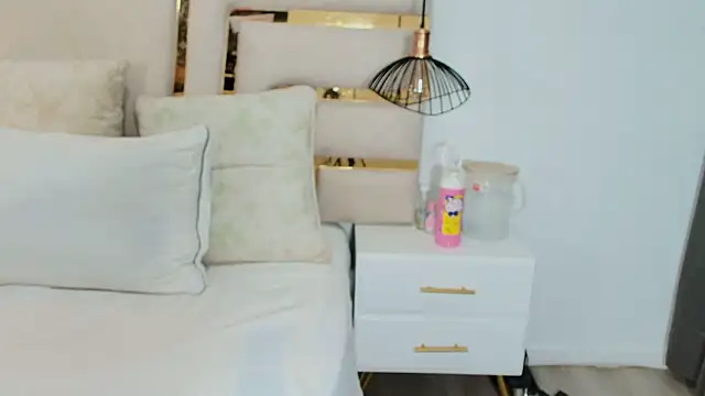 Snapshot of Chanel_hottest chatting on January 15, 2026, 5:22 am Chanel hottest online show from January 15, 2026, 5:22 am