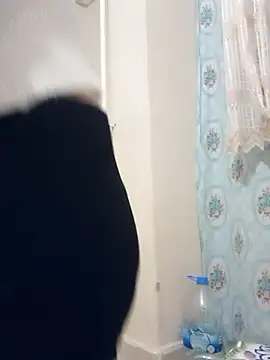 Atwsliiikizilll online show from February 4, 2026, 3:18 pm