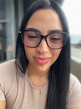 ValeriaTorress  online show from April 9, 2026, 7:42 pm