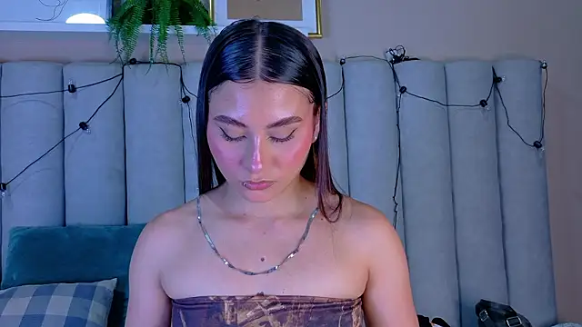 Miia Anderson online show from March 14, 2026, 12:11 pm