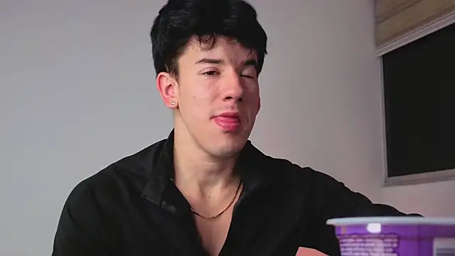 maxxcooper1 online show from January 10, 2026, 4:08 am