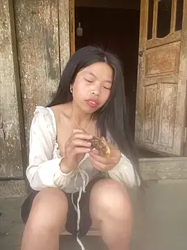 lux-su online show from April 11, 2026, 1:46 am