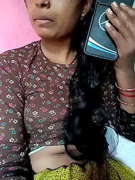 Snapshot of Arti_hot44A chatting on December 16, 2025, 8:40 am Arti hot44A online show from December 16, 2025, 8:40 am