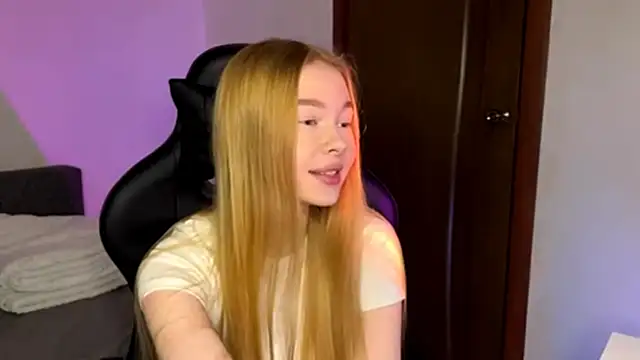 LumiSun online show from December 19, 2025, 4:53 pm