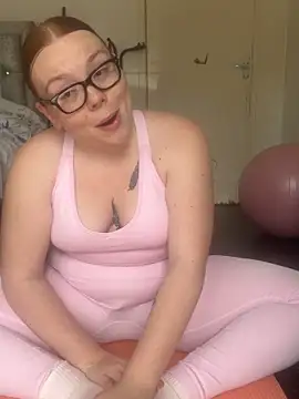 Snapshot of AnnieAinsx chatting on April 26, 2026, 11:40 am AnnieAinsx online show from April 26, 2026, 11:40 am