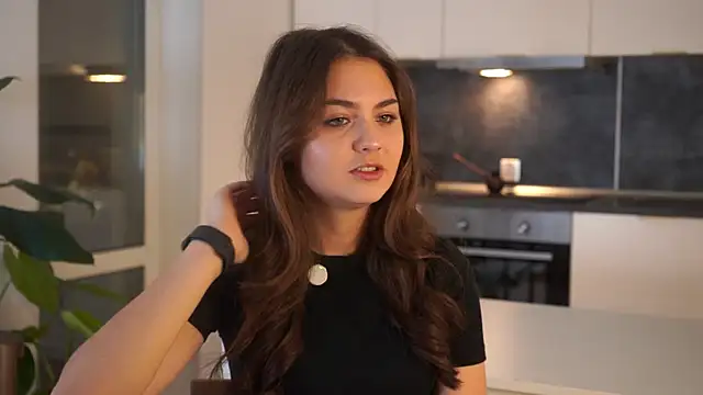 LatonyaButac online show from December 21, 2025, 1:57 pm