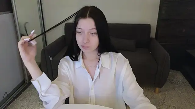 AlicePowells online show from May 24, 2026, 11:10 am