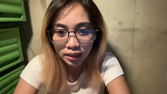 Snapshot of LenoraFrailey chatting on January 11, 2026, 12:34 pm LenoraFrailey online show from January 11, 2026, 12:34 pm