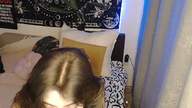 AlienforTwenty online show from April 3, 2026, 2:34 pm