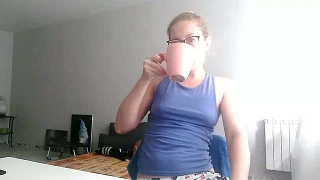 Snapshot of Alice_newhome chatting on July 12, 2026, 6:03 am Alice newhome online show from July 12, 2026, 6:03 am
