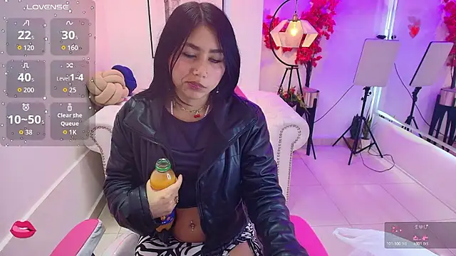 Carolina cherry online show from February 4, 2026, 12:11 pm