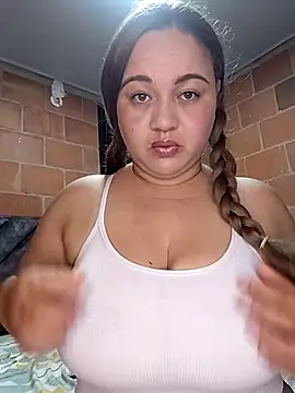 Snapshot of MMia_18 chatting on January 9, 2026, 10:22 am MMia 18 online show from January 9, 2026, 10:22 am