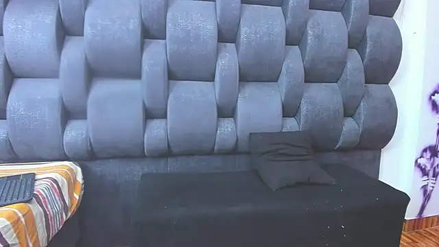 nahomiandandres online show from January 11, 2026, 3:24 am