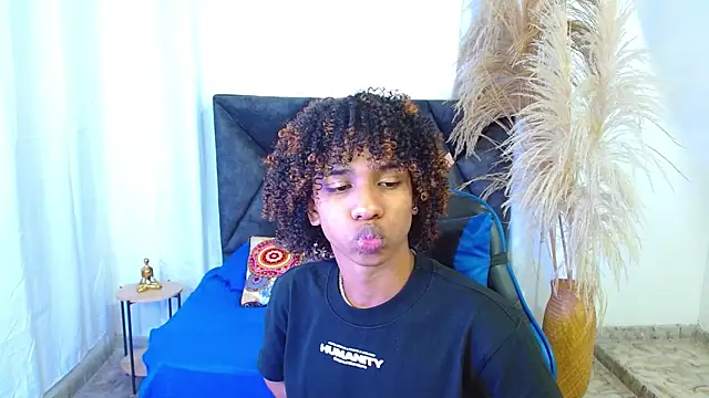 angelll18  online show from April 20, 2026, 8:10 pm