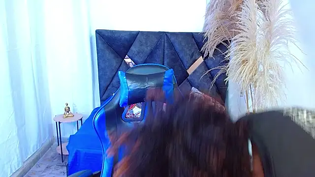 angelll18  online show from April 21, 2026, 8:48 pm