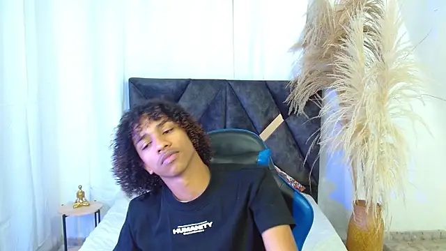 angelll18  online show from February 13, 2026, 8:53 pm