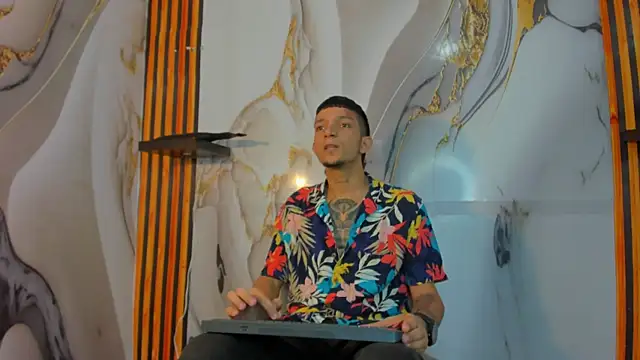 Straight Guy22 online show from December 20, 2025, 4:15 am