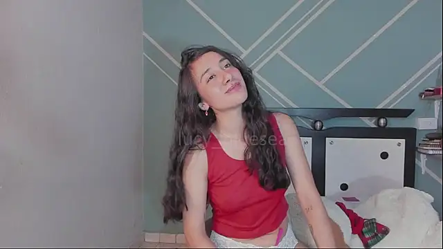 Lucy-Bluesea online show from April 9, 2026, 9:43 pm