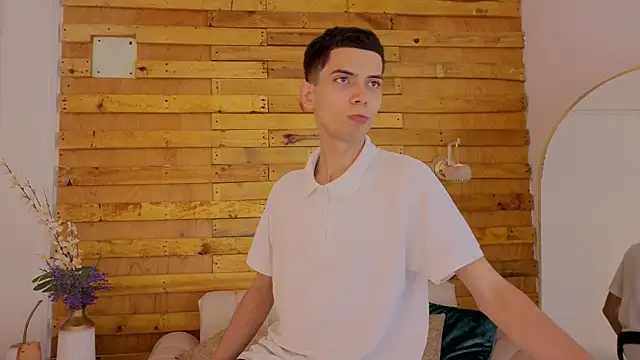 prettyboyy 13 online show from January 14, 2026, 8:01 pm