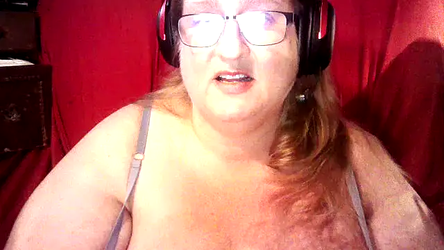 jade-belle online show from December 18, 2025, 5:12 am