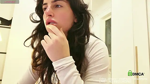 Snapshot of DeaAthena chatting on January 9, 2026, 8:05 pm DeaAthena online show from January 9, 2026, 8:05 pm