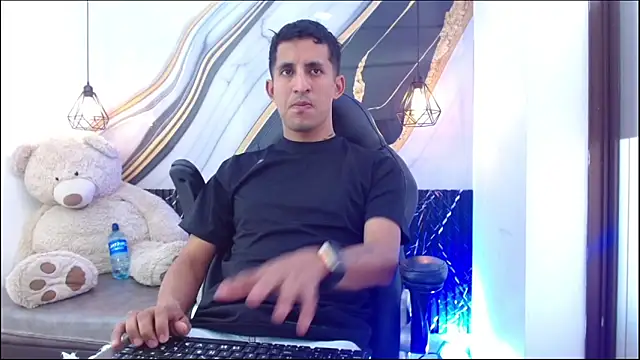 Snapshot of SalvatoreMontes chatting on March 4, 2026, 6:59 pm SalvatoreMontes online show from March 4, 2026, 6:59 pm