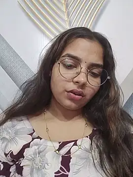 Himani 0122 online show from July 6, 2026, 5:04 pm