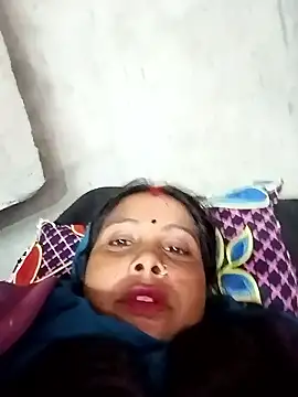 Snapshot of Shreya_pandit chatting on January 9, 2026, 11:28 am Shreya pandit online show from January 9, 2026, 11:28 am