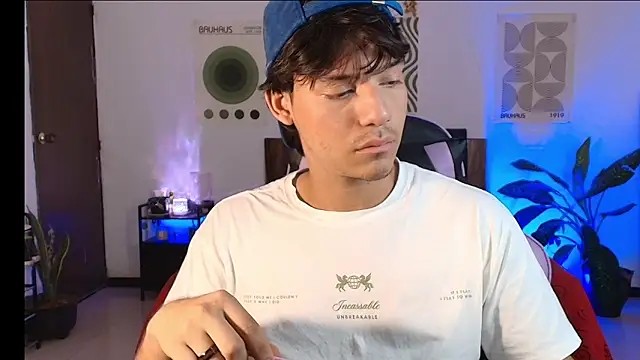 CrisotpherMoretti online show from January 8, 2026, 5:30 pm