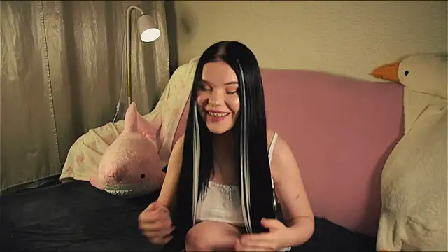 Snapshot of PinkSharky chatting on December 15, 2025, 4:24 pm PinkSharky online show from December 15, 2025, 4:24 pm