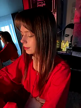 Snapshot of Moonliiine chatting on December 22, 2025, 5:29 am Moonliiine online show from December 22, 2025, 5:29 am