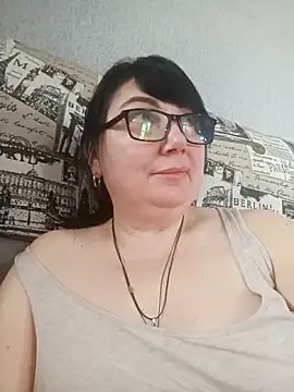 MariSwan222 online show from April 16, 2026, 9:43 am