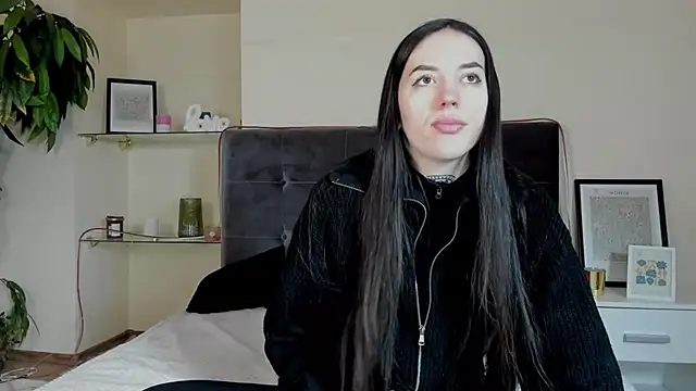 AdrianaCult online show from February 10, 2026, 6:56 am