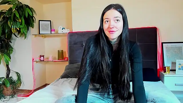 AdrianaCult online show from February 11, 2026, 6:24 am