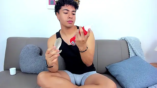 cherry blossom77 online show from December 19, 2025, 12:40 pm