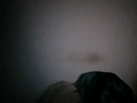 Snapshot of Mikki9233 chatting on December 14, 2025, 11:10 pm Mikki9233 online show from December 14, 2025, 11:10 pm