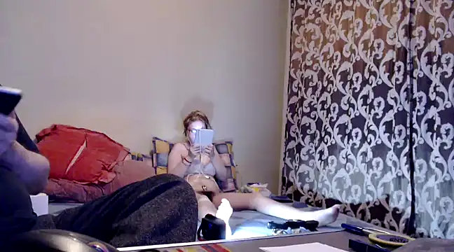 yunis32 online show from March 11, 2025, 8:31 pm