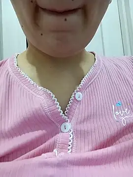 Emilyhomegirl1 online show from February 3, 2026, 2:33 pm