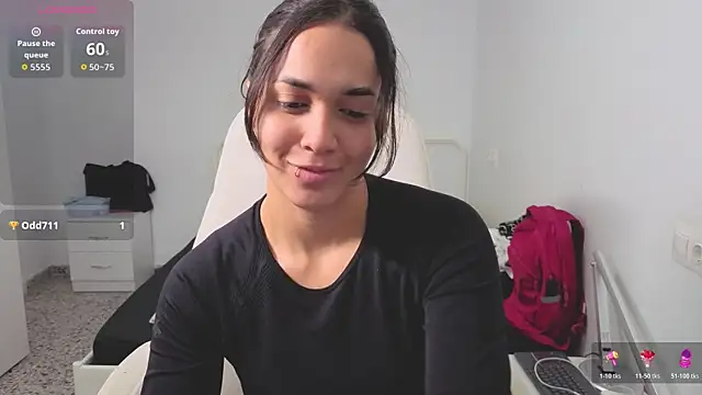 MiaMorenoo online show from January 5, 2026, 6:33 pm