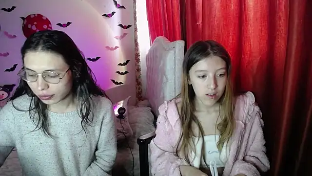 Briar y Blair online show from April 10, 2026, 3:52 pm