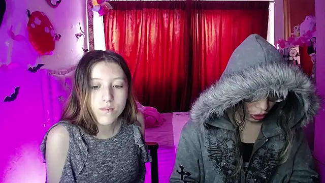 Briar y Blair online show from April 21, 2026, 2:01 pm