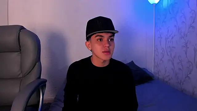 Snapshot of _TaylorBlack chatting on December 16, 2025, 11:25 am TaylorBlack online show from December 16, 2025, 11:25 am