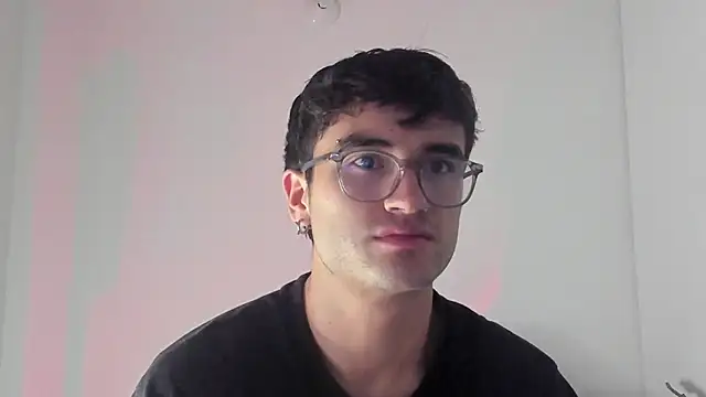 Snapshot of charlie_dicker chatting on April 29, 2026, 2:21 pm charlie dicker online show from April 29, 2026, 2:21 pm