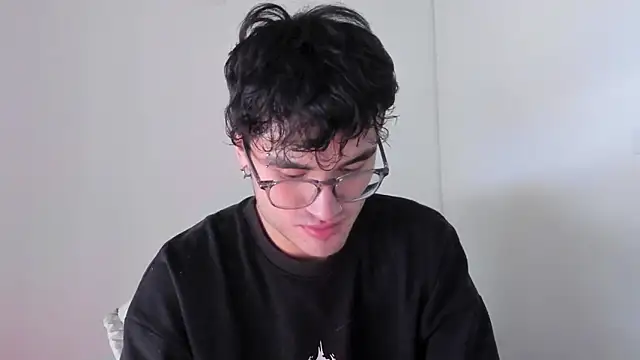 Snapshot of charlie_dicker chatting on February 5, 2026, 3:52 pm charlie dicker online show from February 5, 2026, 3:52 pm