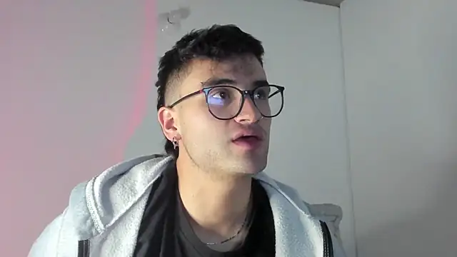Snapshot of charlie_dicker chatting on February 16, 2026, 11:35 pm charlie dicker online show from February 16, 2026, 11:35 pm