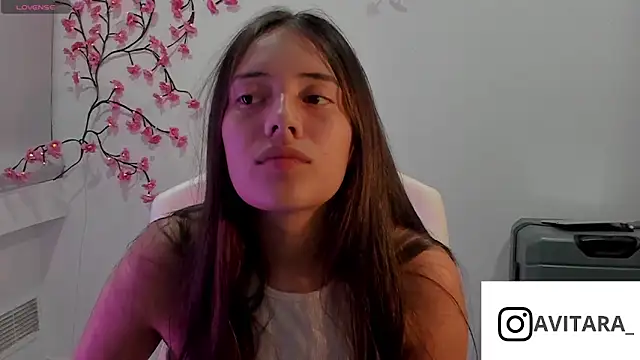 Snapshot of vanesita_ chatting on June 17, 2026, 1:05 am vanesita online show from June 17, 2026, 1:05 am